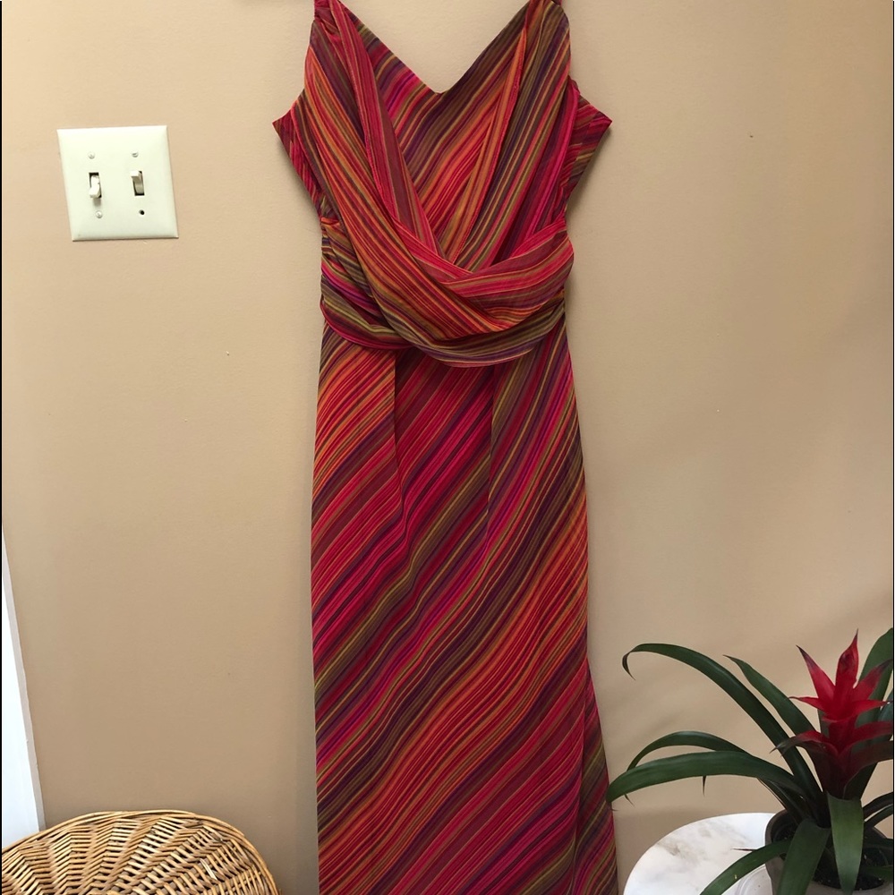 Multicolor maxi dress, size 6. Perfect for date night, wedding, etc.